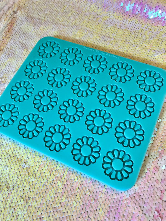 Daisy Chain Link Silicone Mold for Resin