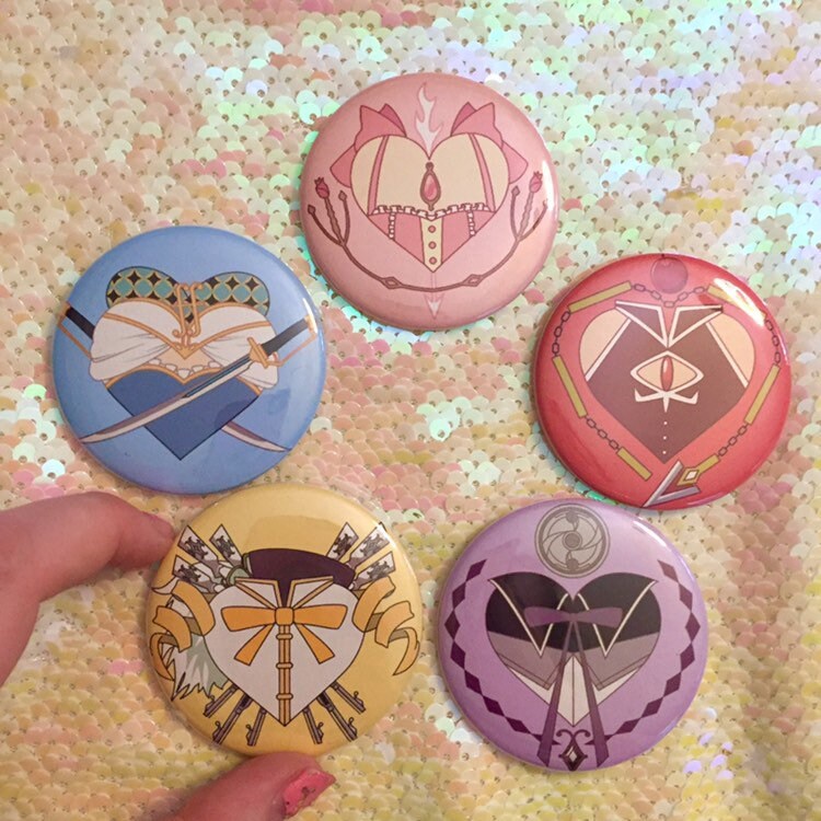 Kyoko Sakura Heart Button - large