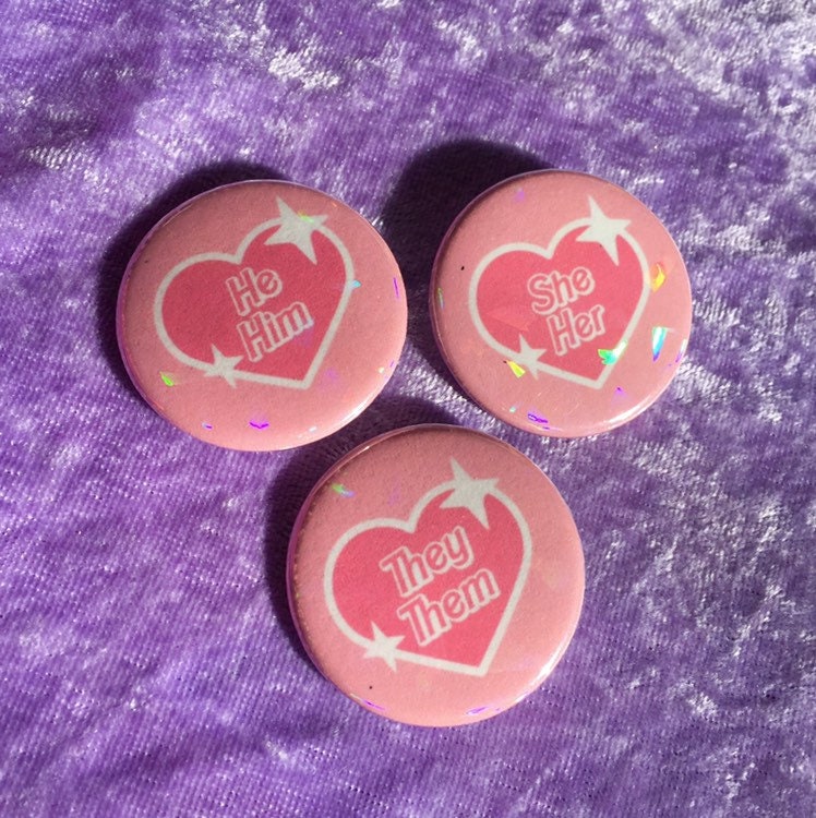 HOLOGRAPHIC Sparkly Heart Pronoun Button