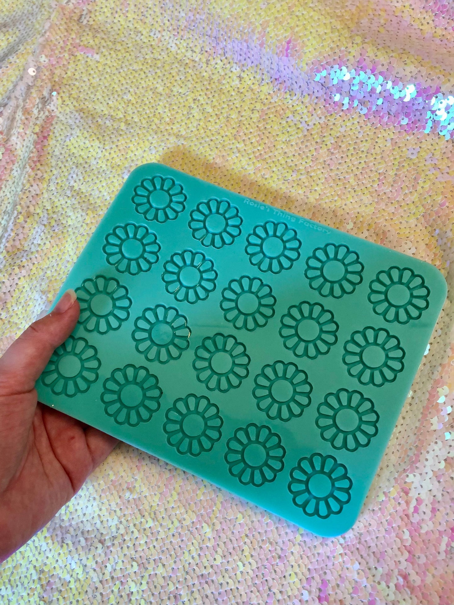 Daisy Chain Link Silicone Mold for Resin